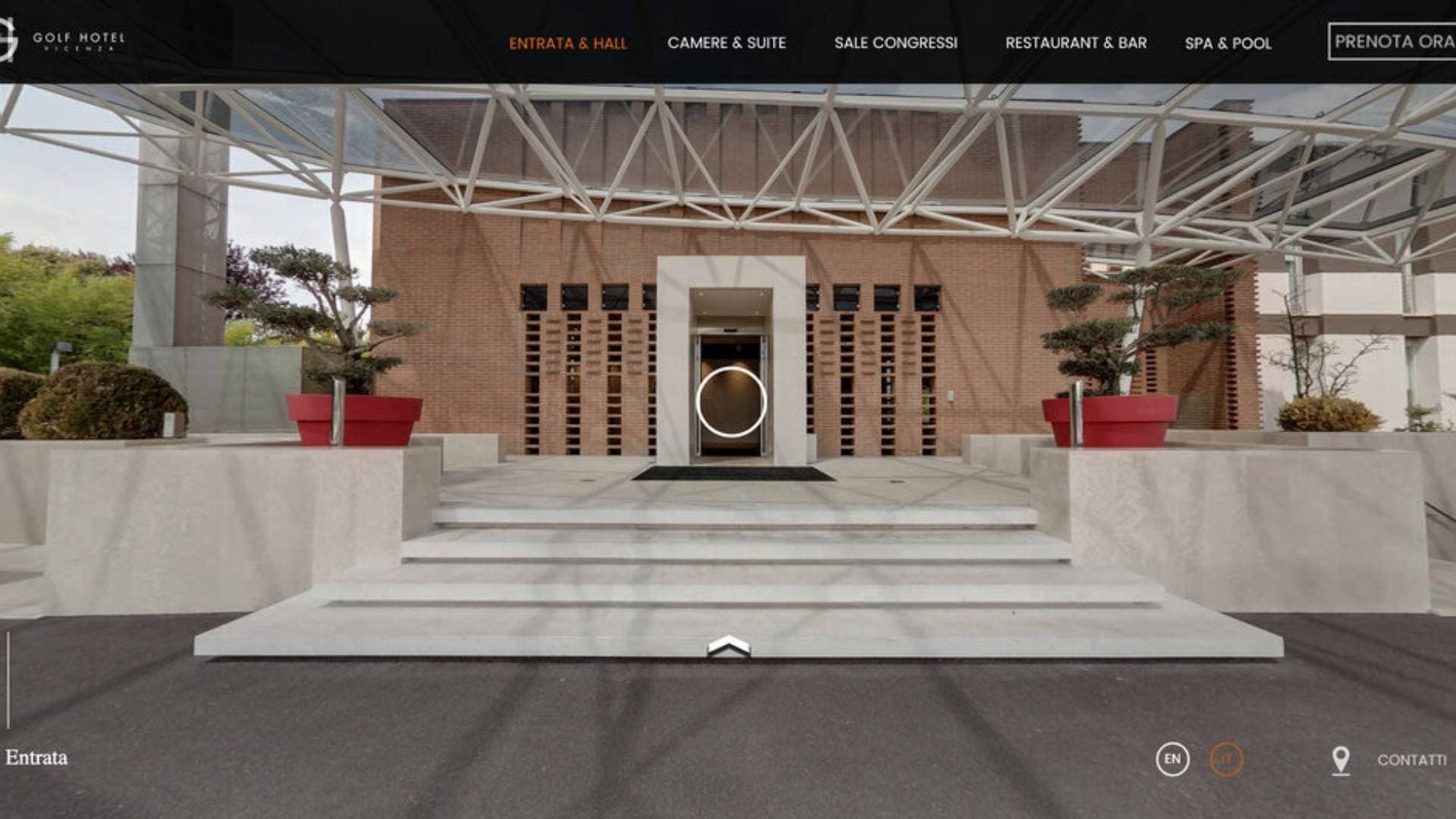 A bespoke tour built by Biztour for Golf Hotel Vicenza, Italy: the hotel's own logo, navigation and booking button over the 360 view